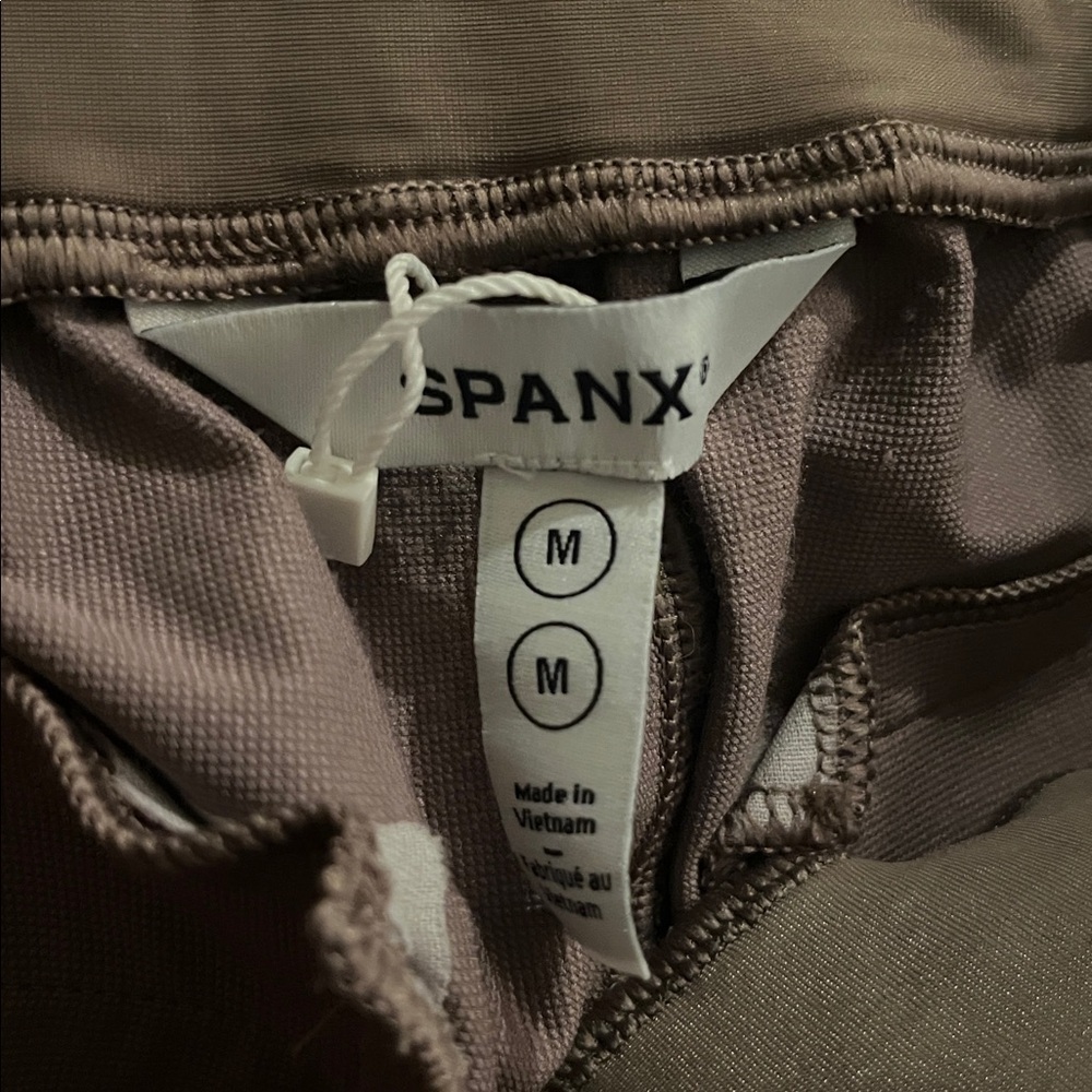 Spanx On The Move Cargo Jogger Pants, size M - Picture 9 of 11